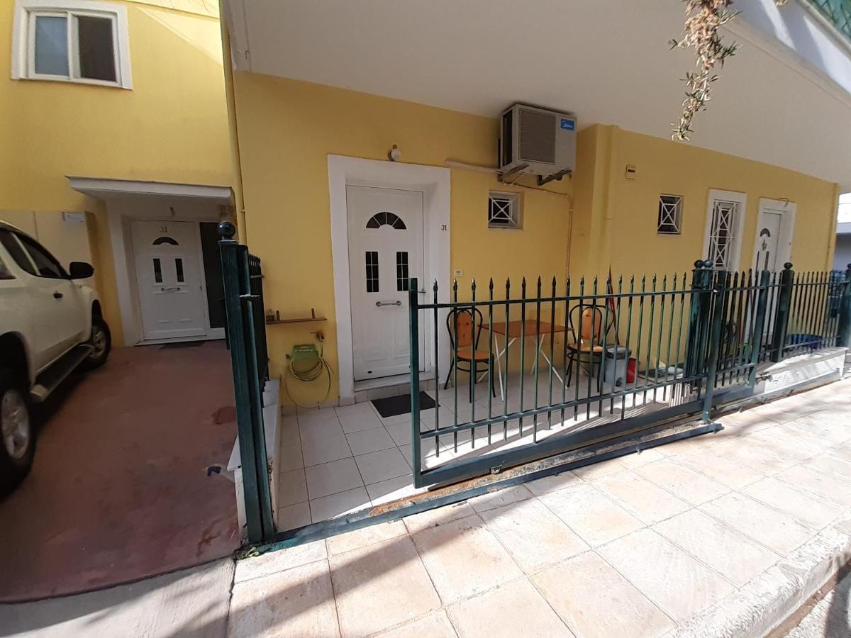 דירות קלמאטה Yellow House מראה חיצוני תמונה