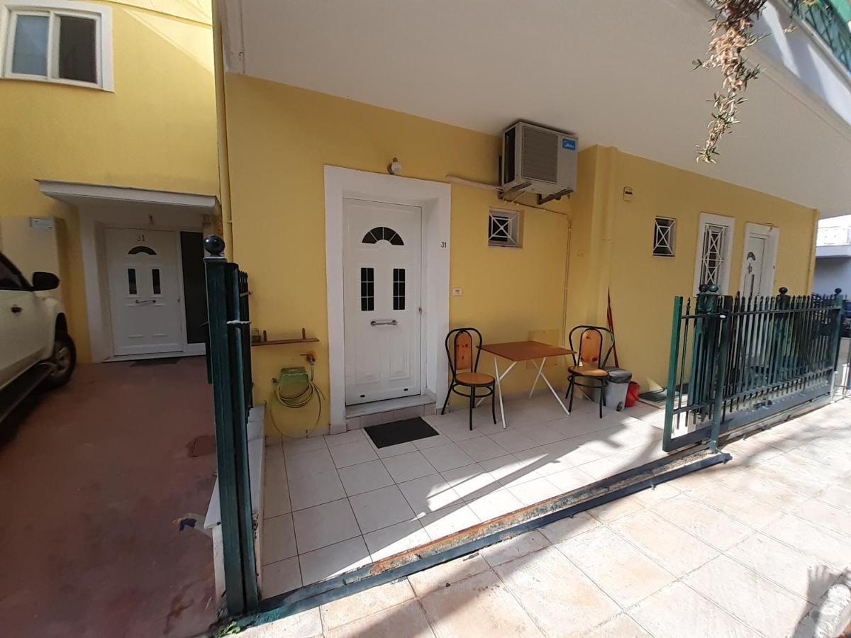 דירות קלמאטה Yellow House מראה חיצוני תמונה